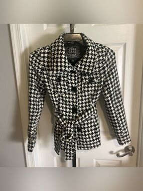 Last Kiss Women Small Peacoat Black White Houndstooth Belted Button Front Jacket